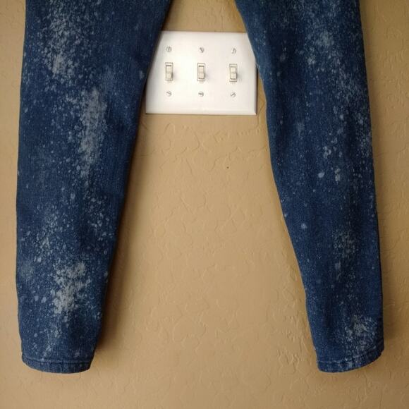 Forever 21 Bleached Skinny Denim Jeans - Picture 6 of 9